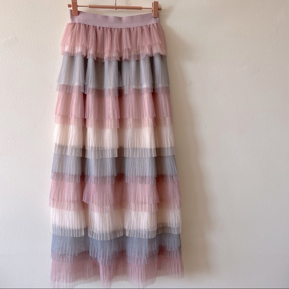 ☀️Layered Tulle Maxi Skirt - Picture 1 of 5